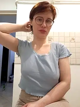 Emilly_kissy xxx stripping on webcam for live porn video chat