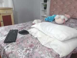 Emmily nude before cam. Free Live Sex Chat Room