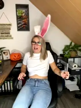 HotTeacherScarlett xxx stripping on webcam for live porn video chat