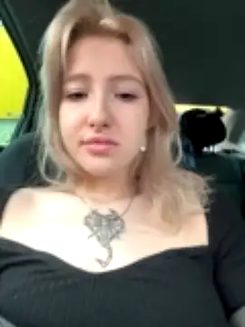 Littlebitchess xxx strip on cam for live porn chat