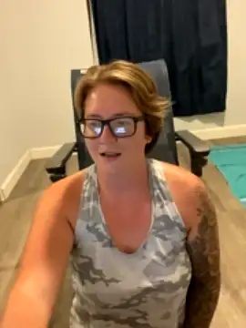 Lizzyloo xxx strip on cam for live porn chat