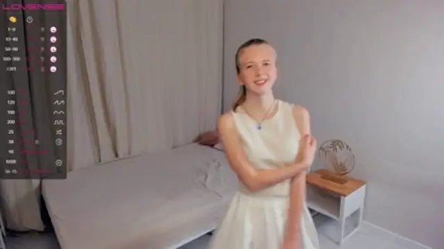 RoseWellsk xxx stripping on webcam for live porn video chat
