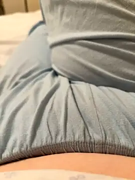 Curvygirll2 xxx strip on cam for live porn chat