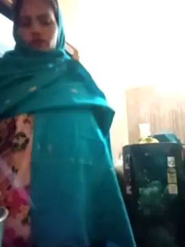 Ibharani xxx strip on cam for live porn chat