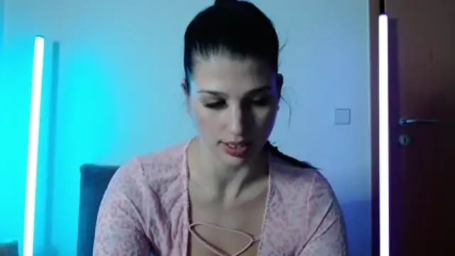 KiraKane1 xxx strip on cam for live porn chat