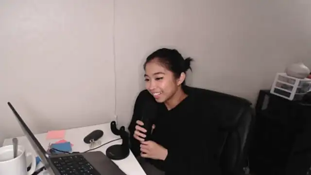 Lushminx xxx strip on cam for live porn chat