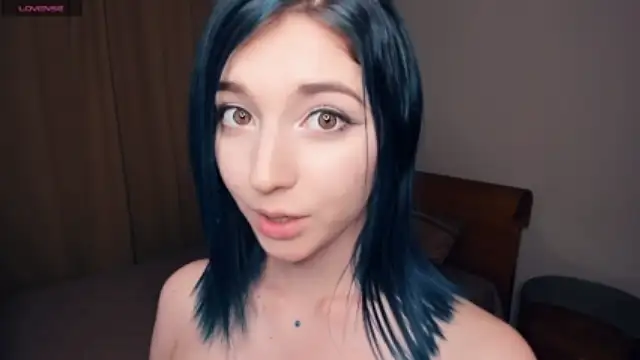 MinnieHines xxx strip on cam for live porn chat