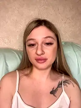 PrettieKate xxx strip on cam for live porn chat