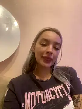 Sextazy xxx strip on cam for live porn chat