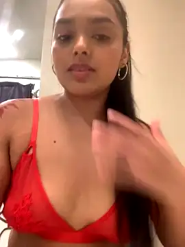 SxyyLatina xxx strip on cam for live porn chat