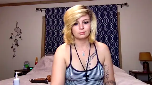 ZeelaXoXo xxx strip on cam for live porn chat