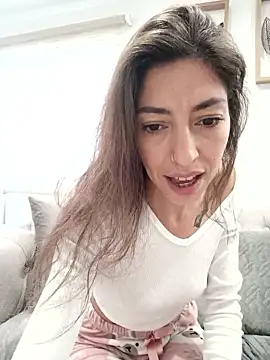 Amanilouve xxx strip on cam for live porn chat