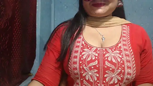 Bengal-queen xxx strip on cam for live porn chat