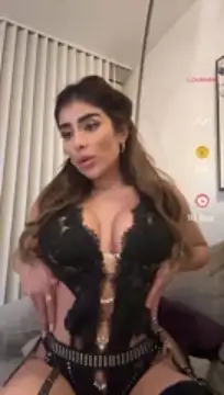 Divasofya xxx strip on cam for live porn chat