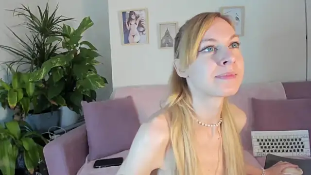 Lanaviva xxx strip on cam for live porn chat