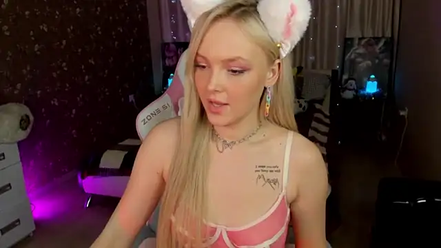 Minnie_Brie xxx strip on cam for live porn chat