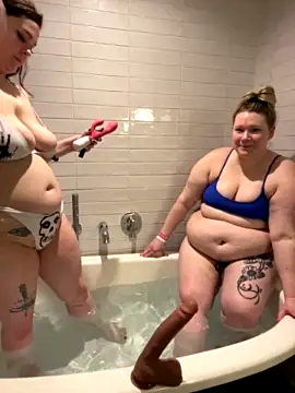 PiggyRose xxx strip on cam for live porn chat
