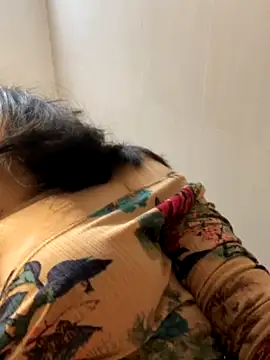 Rose-Lynn xxx strip on cam for live porn chat