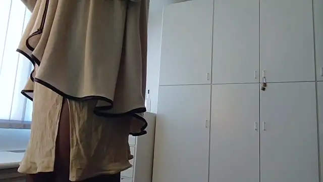 Selenyasele xxx strip on cam for live porn chat