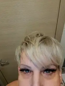 Synthia77 xxx strip on cam for live porn chat