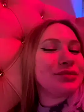 ChloeMarsch xxx strip on cam for live porn chat