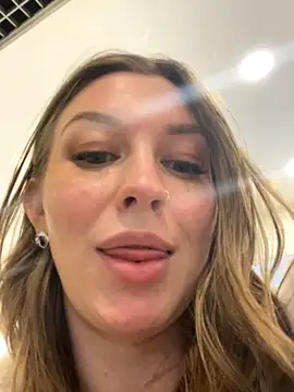 Emily___Sweet xxx strip on cam for live porn chat