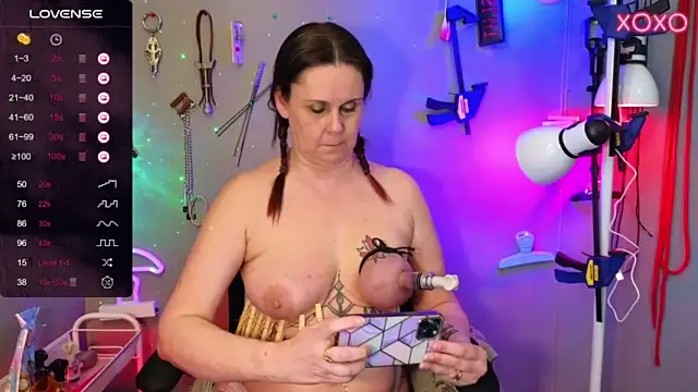 EnglishTortureSlut xxx strip on cam for live porn chat