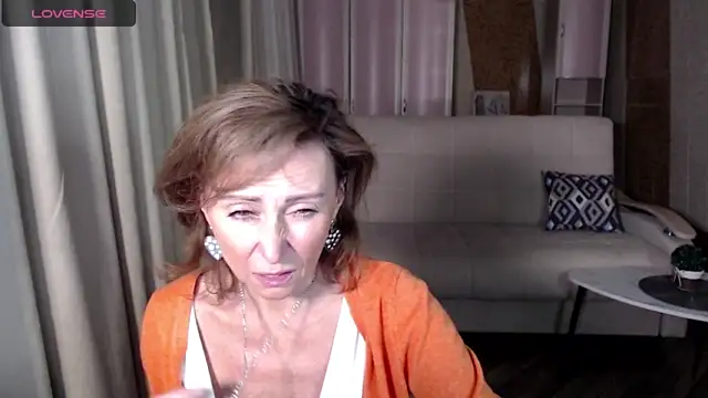 HornyMilf_777 xxx strip on cam for live porn chat