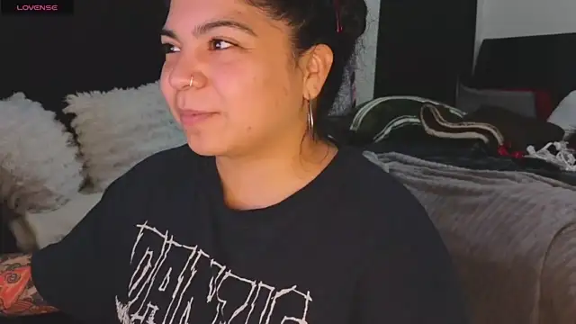 Kimmiakiss22 xxx strip on cam for live porn chat