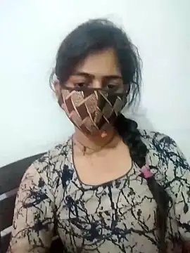 Queen467 xxx strip on cam for live porn chat