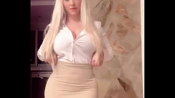 YOUR SECRETARY DO AN STRIPTEASE FOR YOU AND RIDE YOUR COCK – BLONDIE FESSER