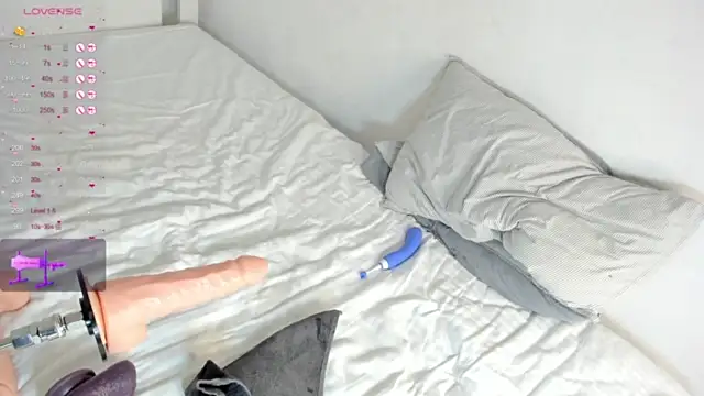 BabyJul xxx strip on cam for live porn chat