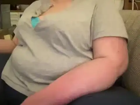 CurvEllie xxx strip on cam for live porn chat