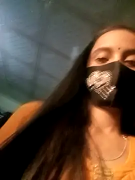 Cute-Pria xxx strip on cam for live porn chat