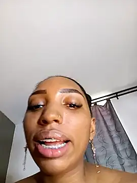 Lauraleiii xxx strip on cam for live porn chat