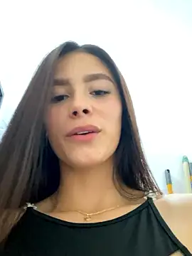 Lauraxx69 xxx strip on cam for live porn chat