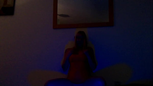 lisalovesalot young lap dancer tease cock and pussy bitch