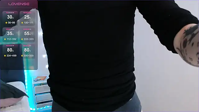 LumiFoxi xxx strip on cam for live porn chat