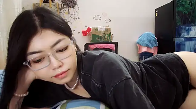 Bumble_beee xxx strip on cam for live porn chat