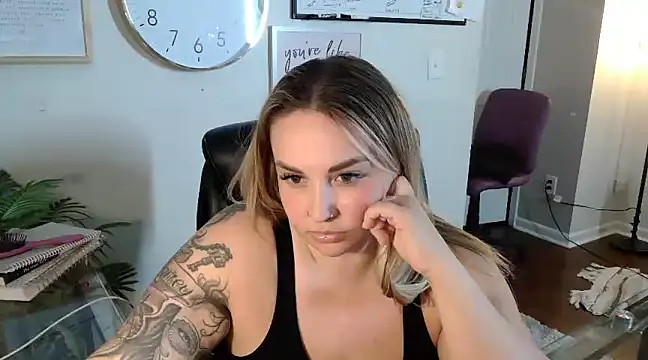Daisydazzle xxx strip on cam for live porn chat