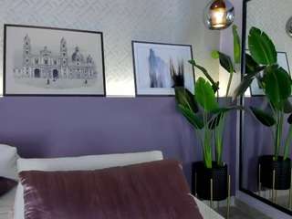 Elle Diane , ? nude before cam. Free Live Sex Chat Room