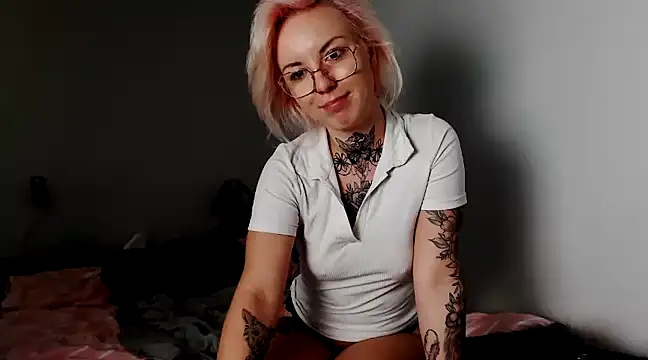 KlaudiaOrtega xxx strip on cam for live porn chat