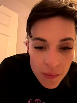 LaRouxxx xxx strip on cam for live porn chat