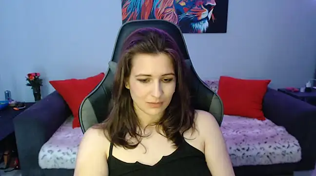 LunaHolmes xxx strip on cam for live porn chat