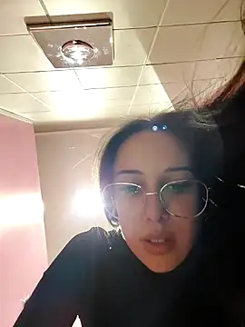 MilaMe0w xxx strip on cam for live porn chat