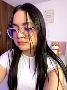 Montmariana xxx strip on cam for live porn chat
