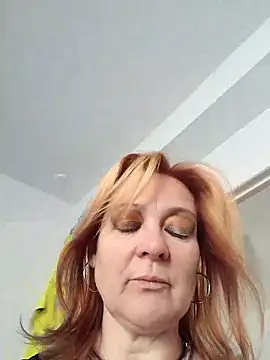 Slettieada xxx strip on cam for live porn chat
