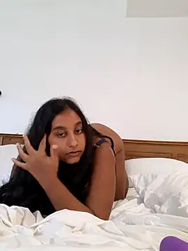 Tiyaexotic xxx strip on cam for live porn chat