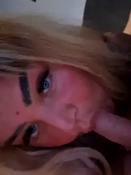 Blondie95xo xxx strip on cam for live porn chat