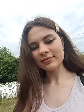 Kirastreet xxx strip on cam for live porn chat